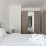 アパート Old Town 5 Min Free Parking & Breakfast Balcony - Grey Harmony By Uniquerent