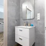 Old Town 5 Min Free Parking & Breakfast Balcony - Grey Harmony By Uniquerent アパート *