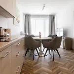 Old Town 5 Min Free Parking & Breakfast Balcony - Grey Harmony By Uniquerent