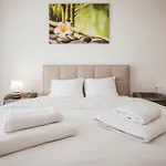 Old Town 5 Min Free Parking & Breakfast Balcony - Grey Harmony By Uniquerent *