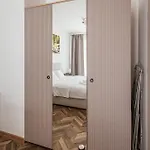 Old Town 5 Min Free Parking & Breakfast Balcony - Grey Harmony By Uniquerent *