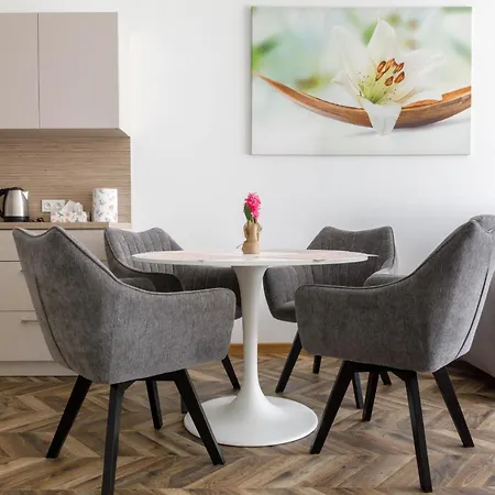 Grey Harmony By Uniquerent Apartment