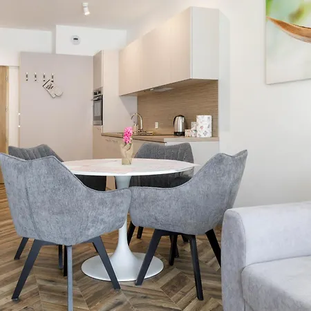 Grey Harmony By Uniquerent Apartment Wroclaw