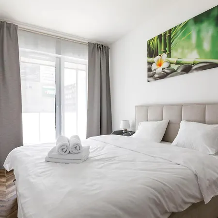 Grey Harmony By Uniquerent Apartment